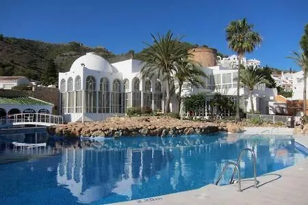 Bonito Con Preciosas Vistas Y Piscina *